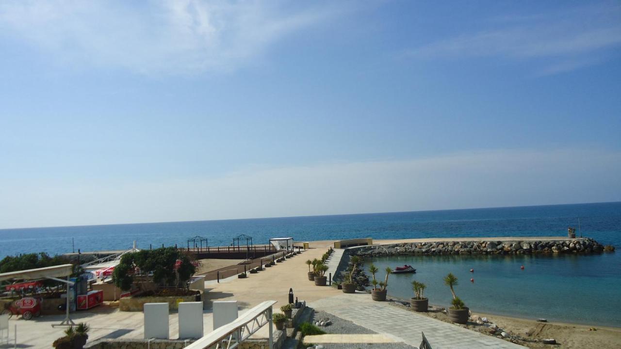 Ada Beach Hotel Krini 외부 사진